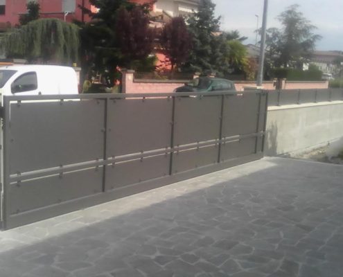 Cancello scorrevole cieco Ferrara